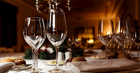 Restoranda Ayrıcalıklı Mil